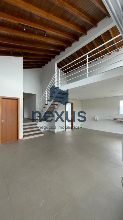 Casa à venda com 3 quartos, 250m² - Foto 3