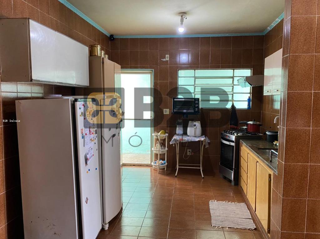 Casa à venda com 3 quartos, 180m² - Foto 5