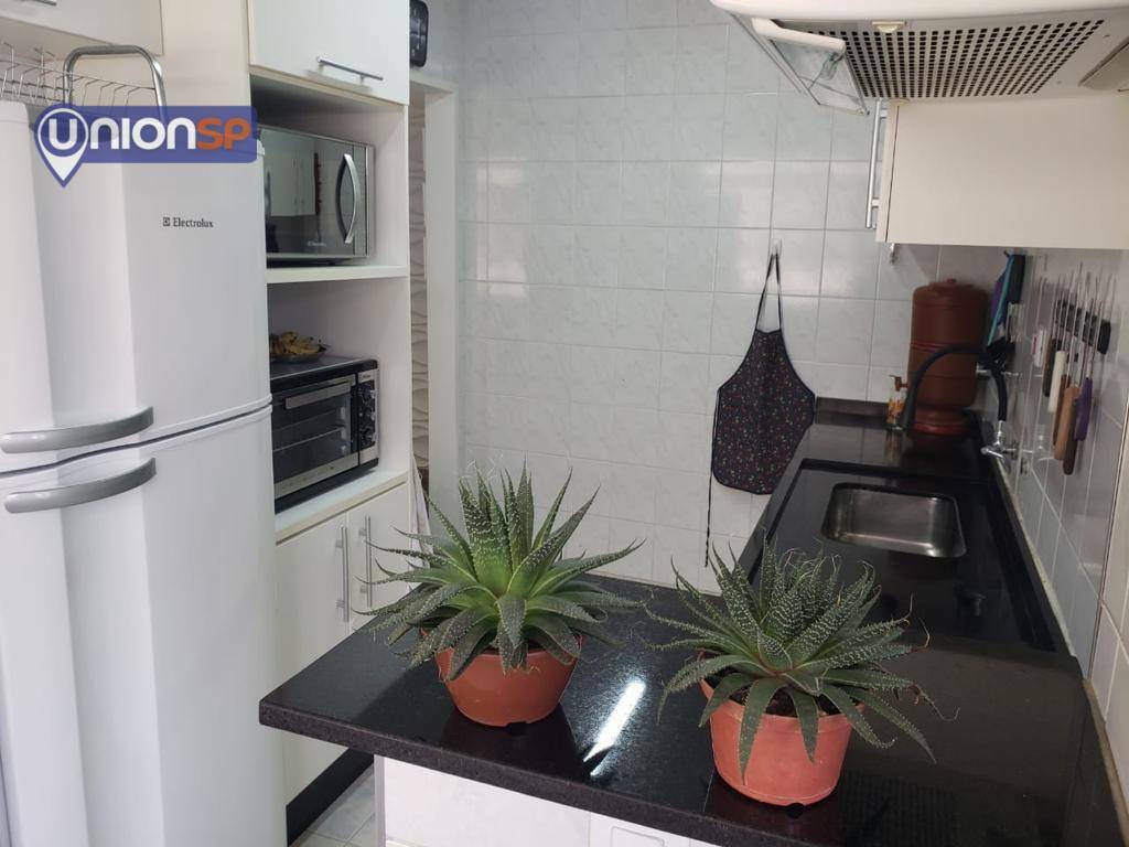 Apartamento à venda com 2 quartos, 70m² - Foto 18