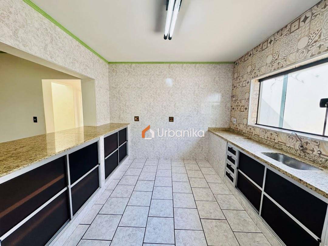 Casa, 3 quartos, 140 m² - Foto 2