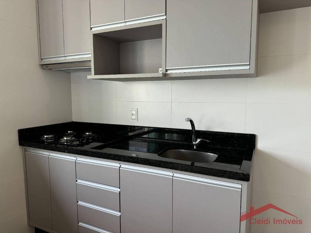 Apartamento para alugar com 2 quartos, 67m² - Foto 8