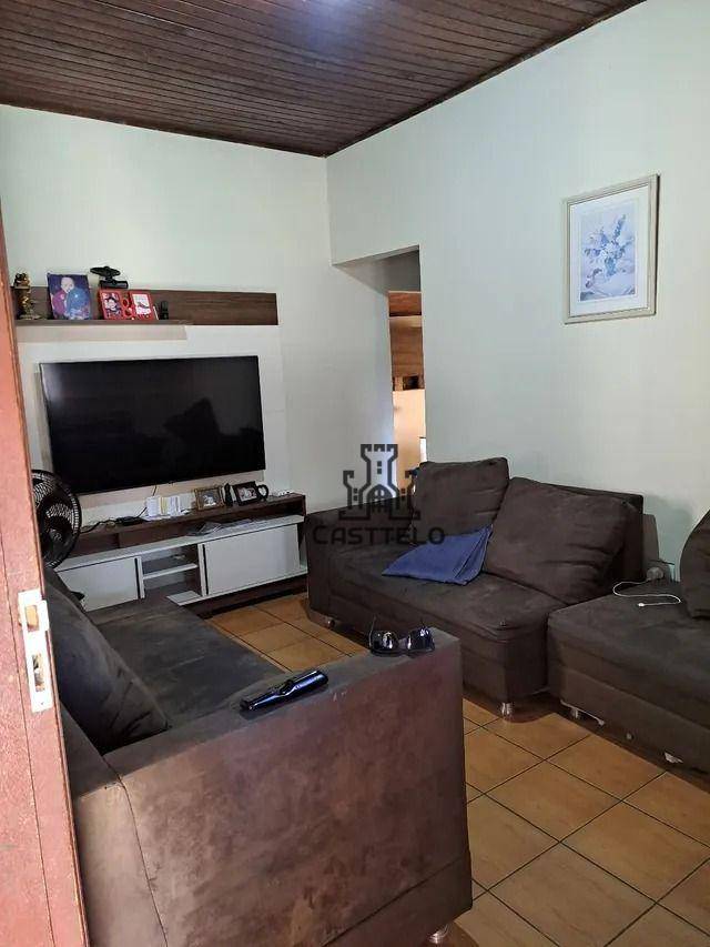 Casa à venda com 3 quartos, 250m² - Foto 4