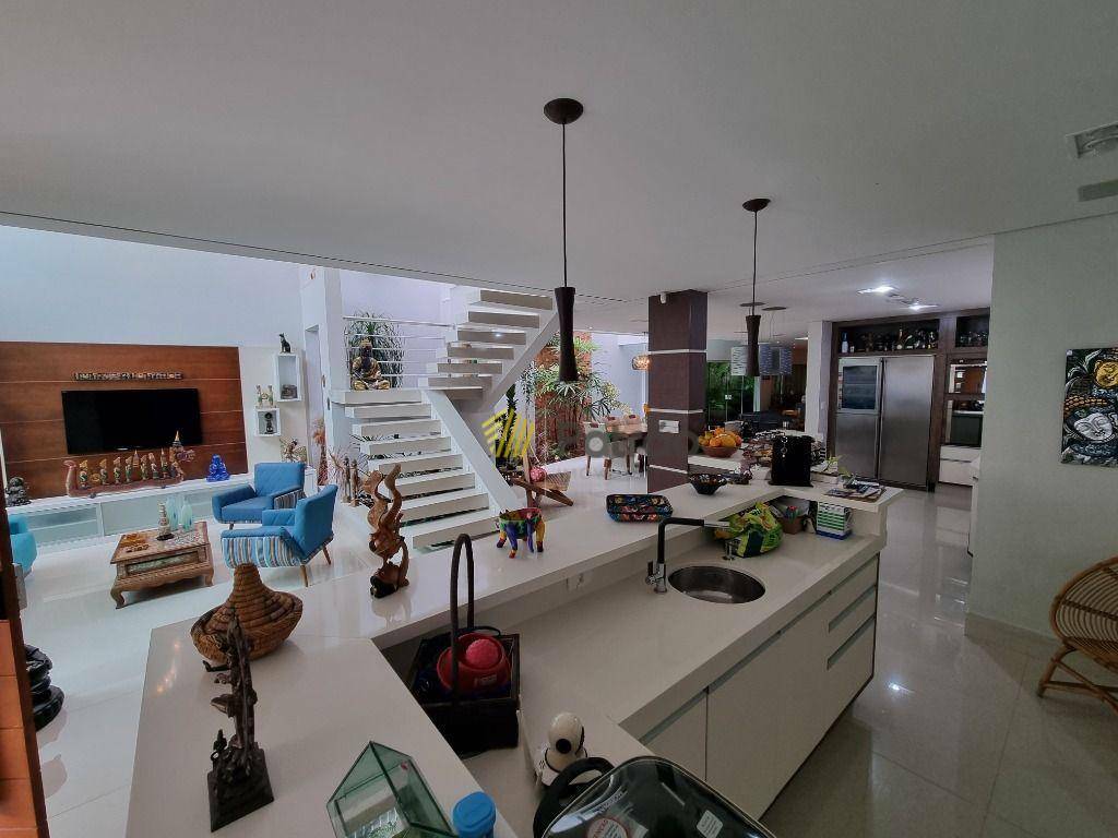 Sobrado à venda com 4 quartos, 381m² - Foto 35