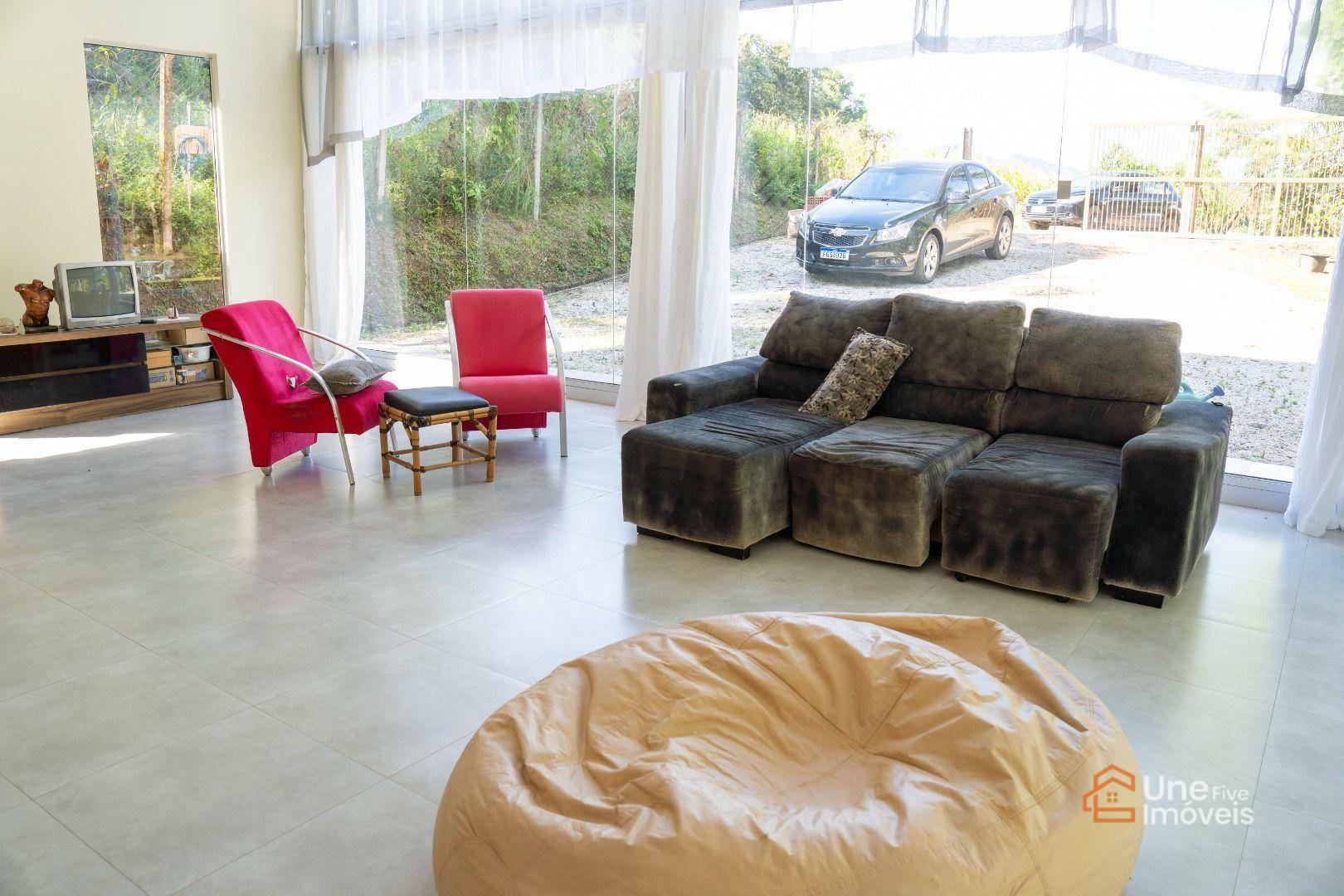 Chácara à venda com 3 quartos, 200m² - Foto 3