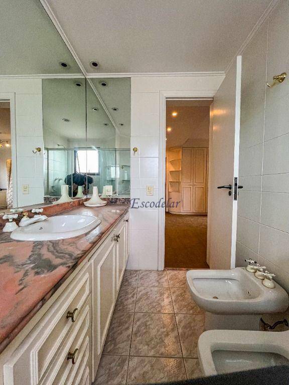 Apartamento à venda com 3 quartos, 213m² - Foto 28