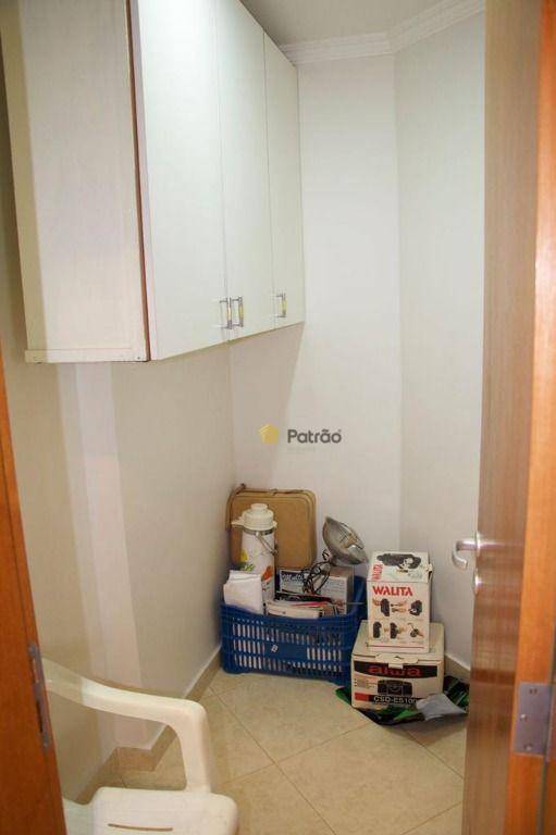 Apartamento à venda com 4 quartos, 215m² - Foto 18