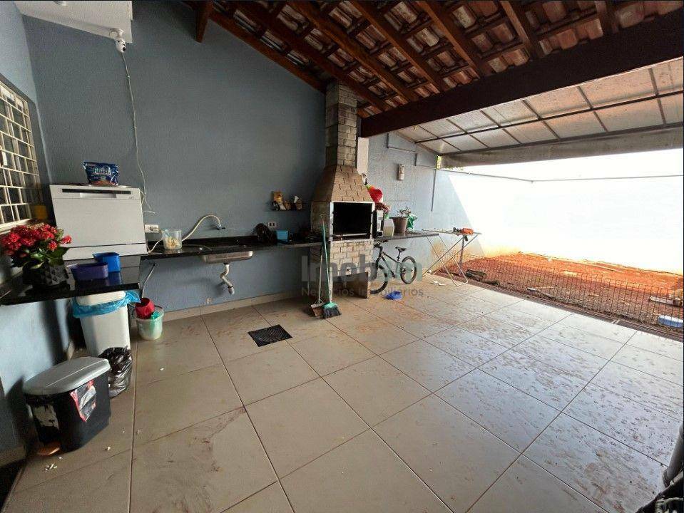 Casa à venda com 3 quartos, 120m² - Foto 18