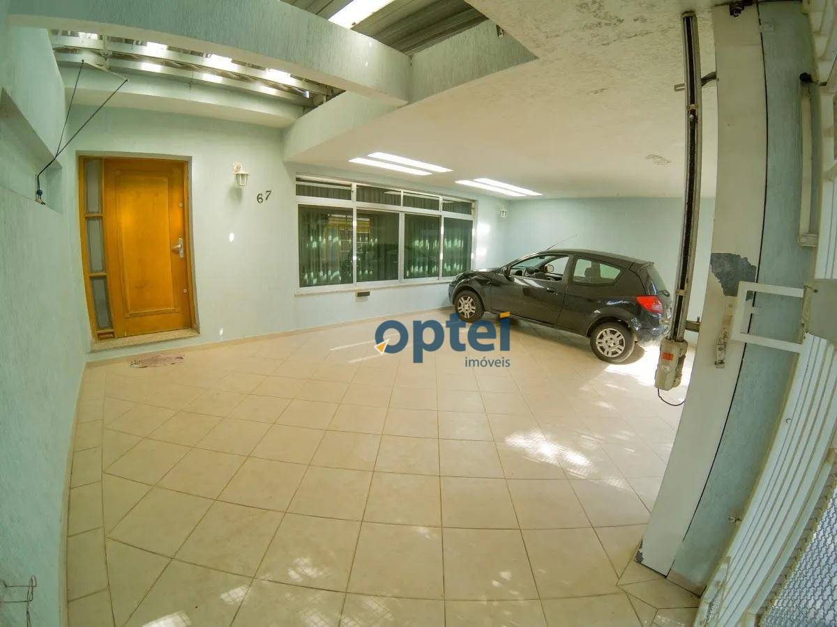 Casa à venda com 4 quartos, 200m² - Foto 1