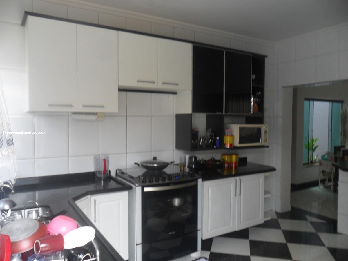 Casa à venda com 4 quartos, 273m² - Foto 5
