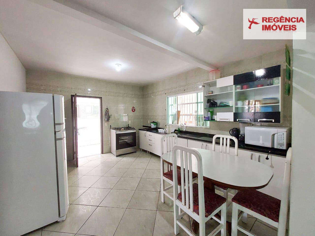 Casa à venda com 7 quartos, 300m² - Foto 35