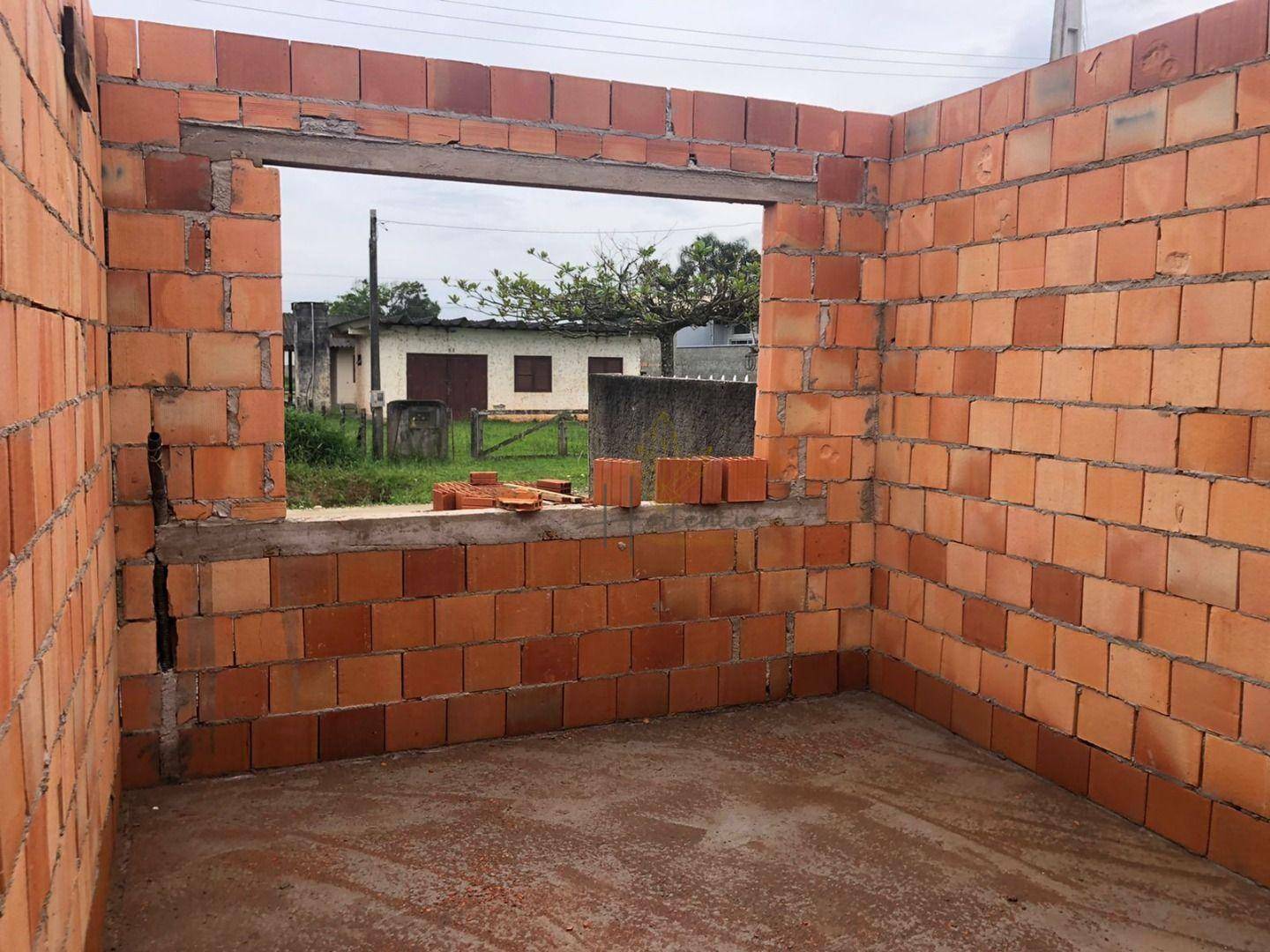 Casa à venda com 2 quartos, 50m² - Foto 2