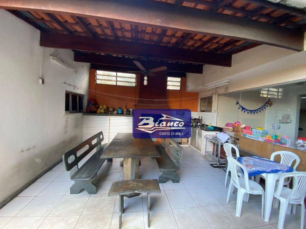 Sobrado à venda com 3 quartos, 250m² - Foto 6