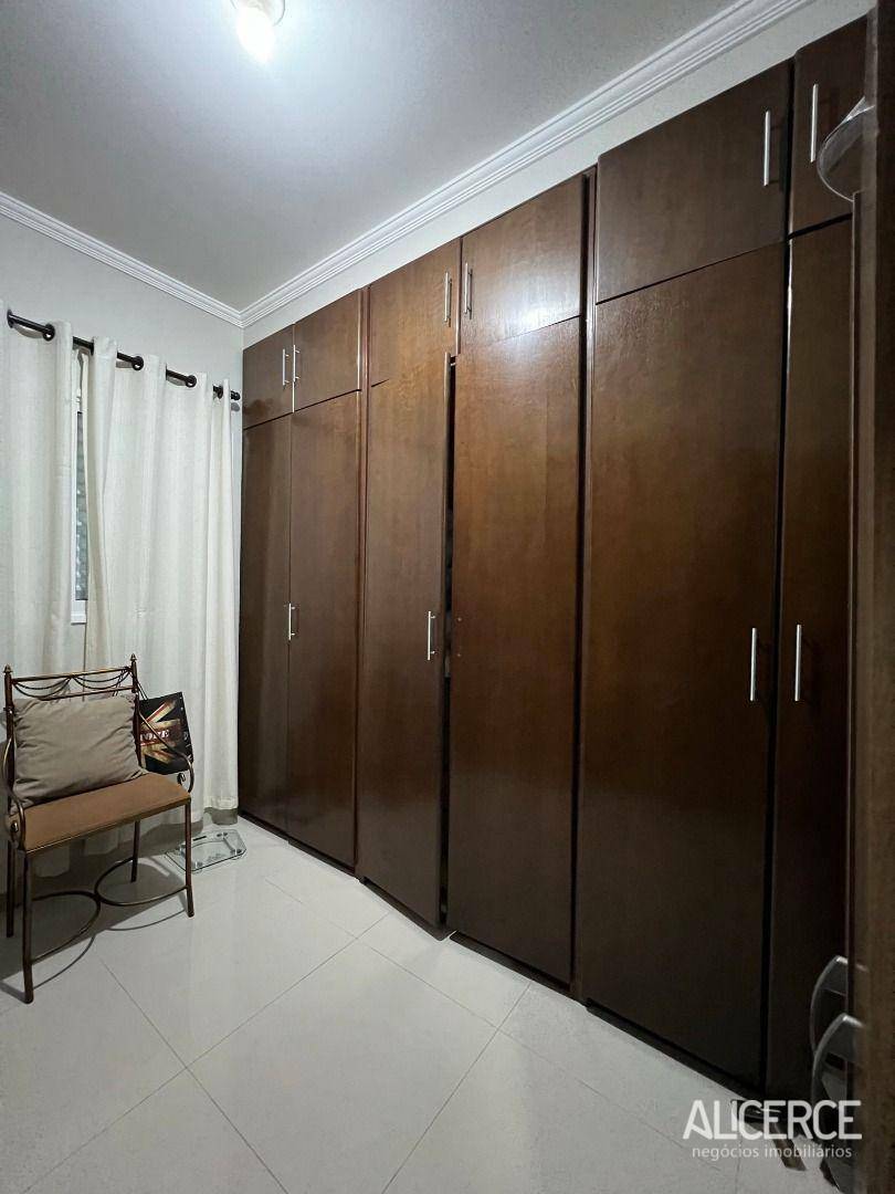 Casa à venda com 3 quartos, 200m² - Foto 23