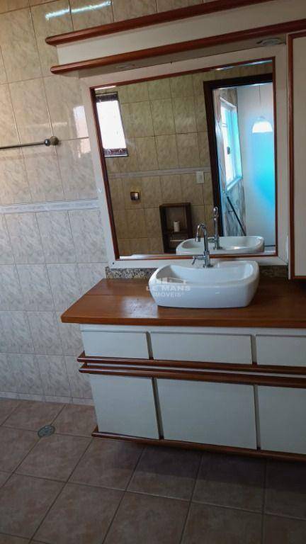 Casa à venda com 3 quartos, 236m² - Foto 12