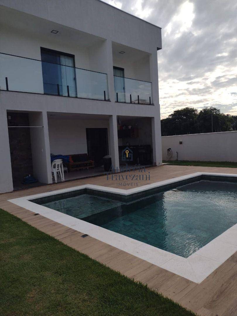 Casa de Condomínio à venda com 4 quartos, 223m² - Foto 4