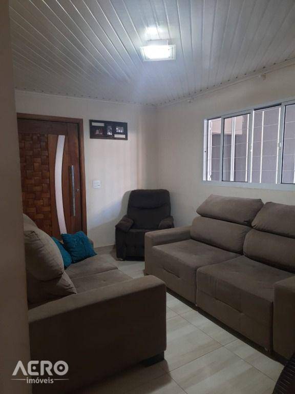 Casa à venda com 3 quartos, 173m² - Foto 1