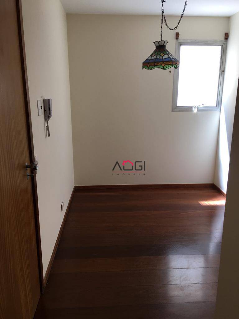 Apartamento para alugar com 3 quartos, 97m² - Foto 14