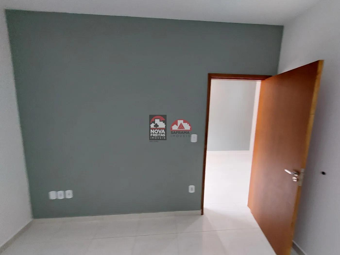 Casa à venda com 2 quartos, 60m² - Foto 10