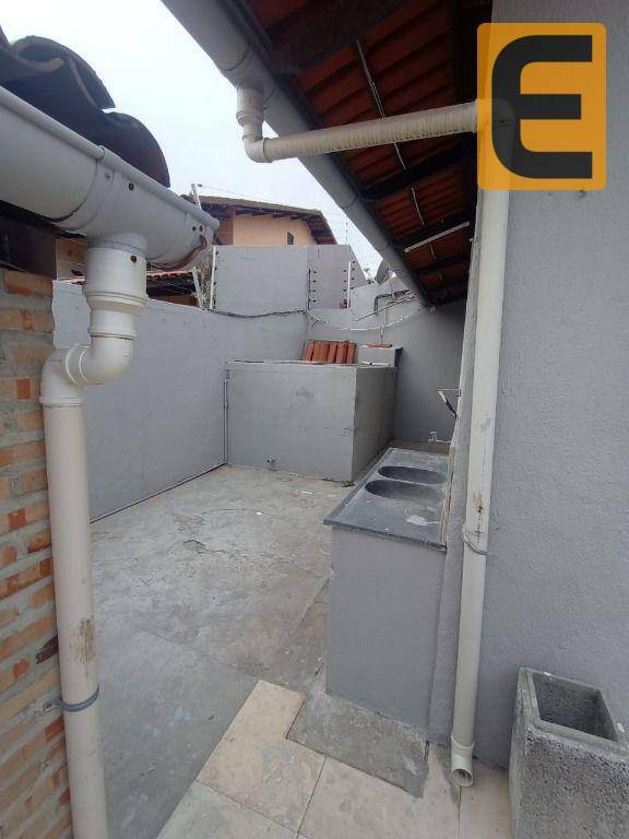 Casa para alugar com 3 quartos, 250m² - Foto 9