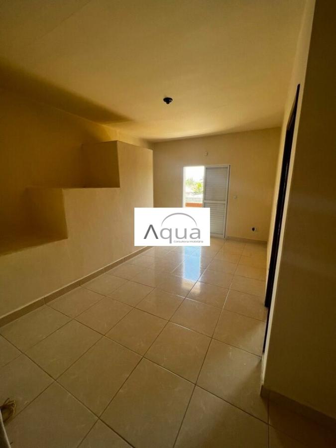 Casa à venda com 3 quartos, 300m² - Foto 4