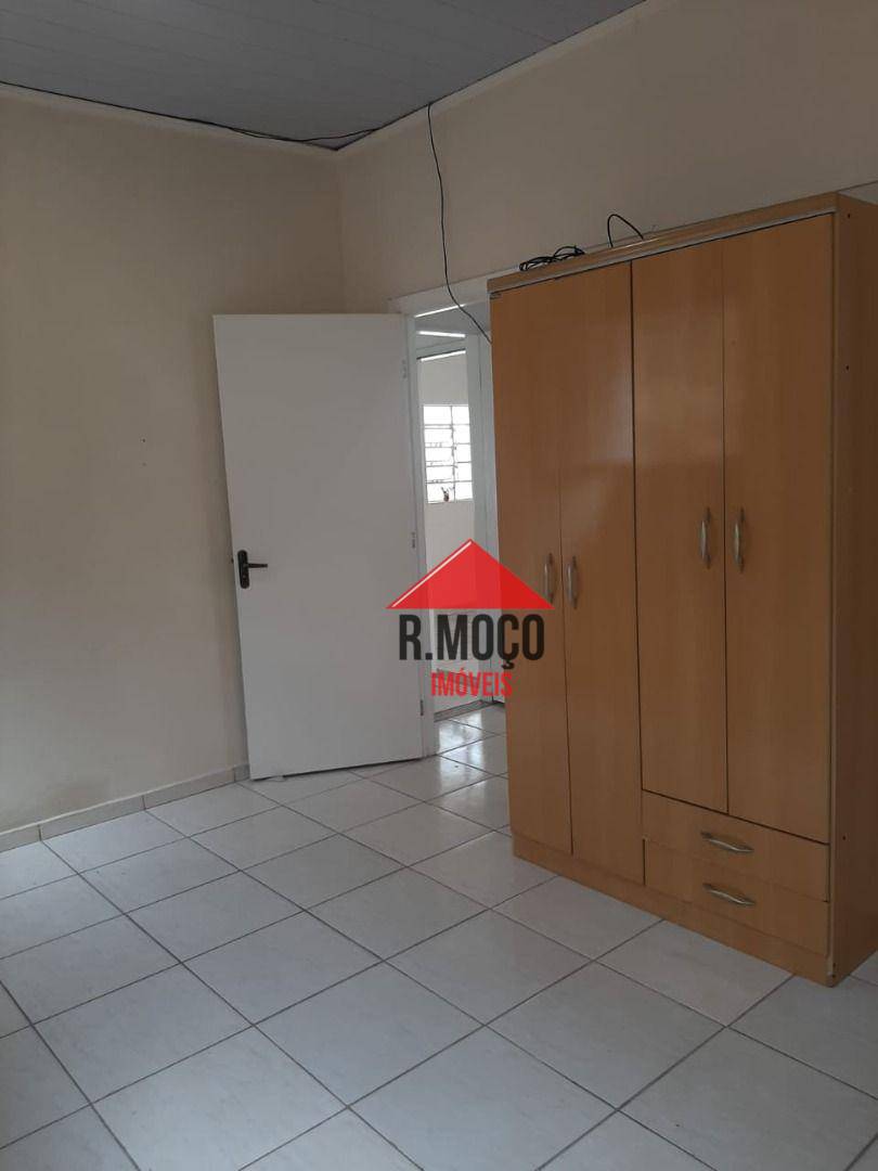 Casa para alugar com 2 quartos, 330m² - Foto 5