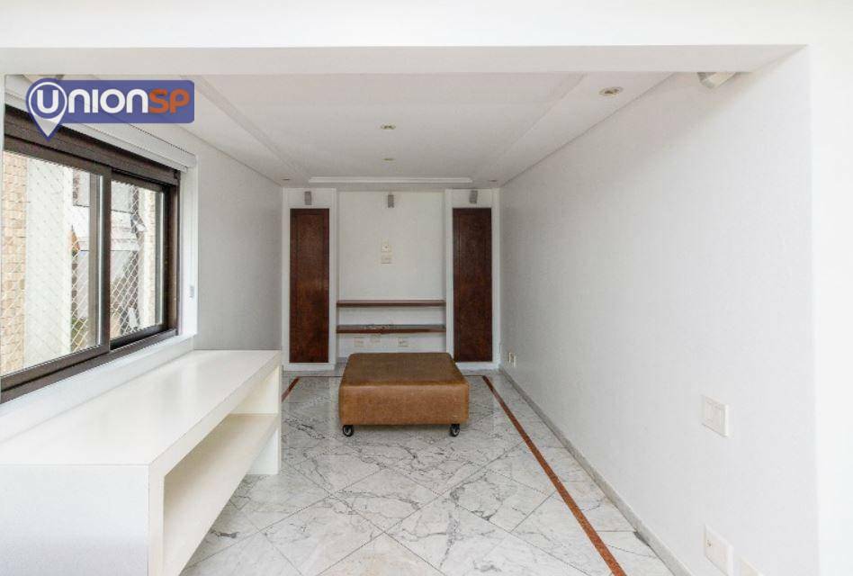 Apartamento à venda com 3 quartos, 180m² - Foto 4