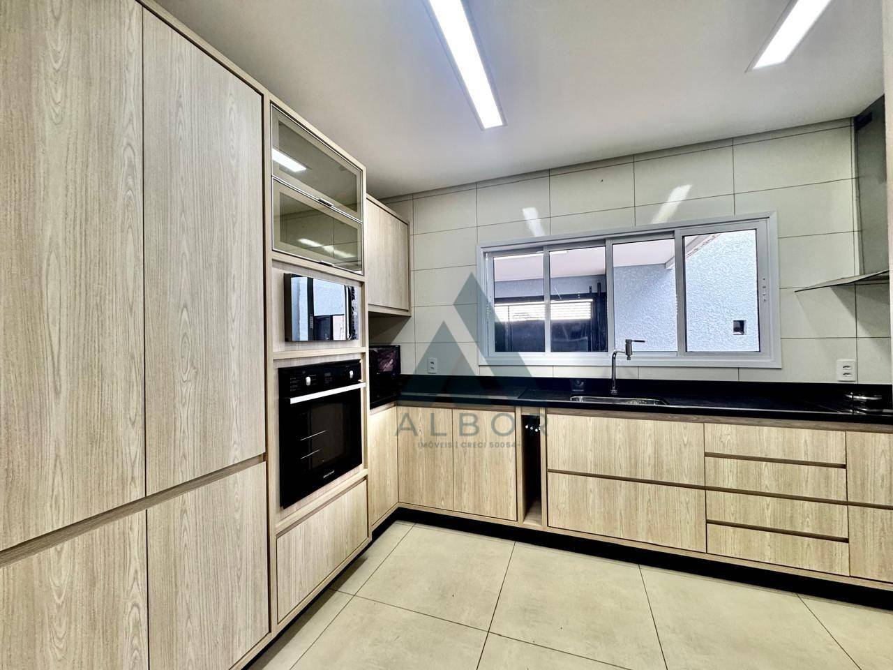 Casa, 4 quartos, 250 m² - Foto 3