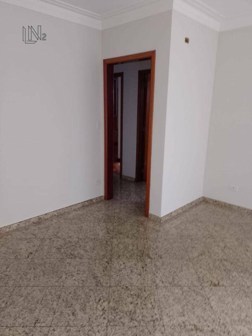 Apartamento à venda com 3 quartos, 137m² - Foto 2