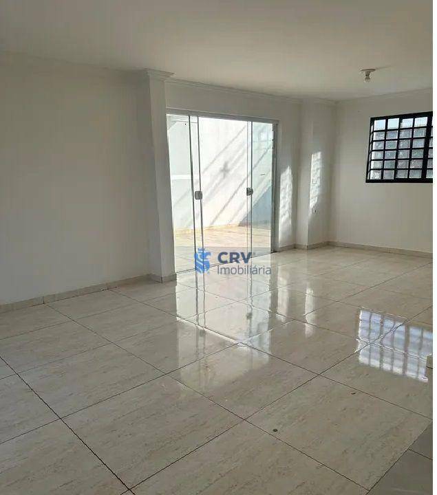 Sobrado à venda com 3 quartos, 100m² - Foto 2