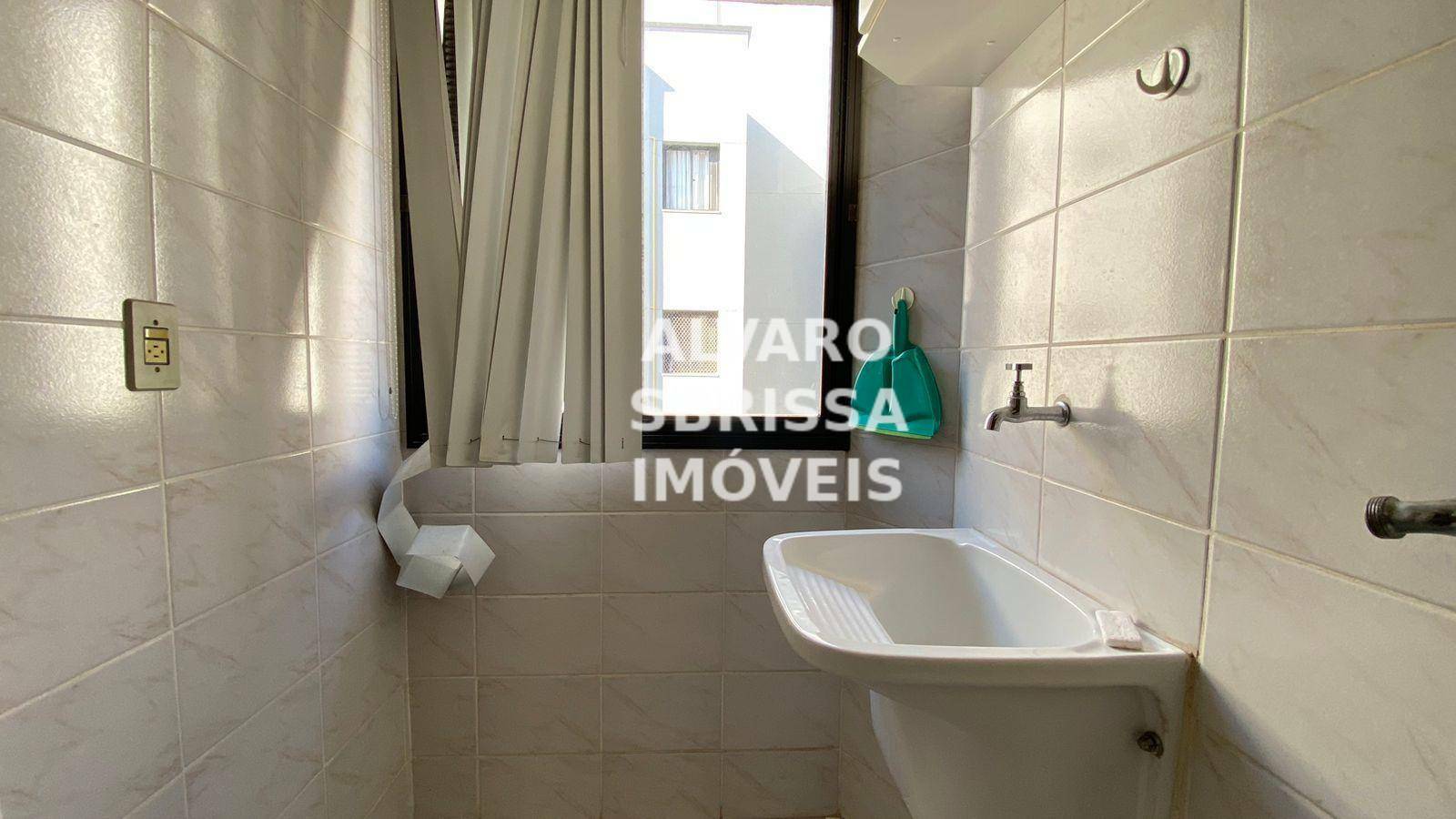 Apartamento à venda com 2 quartos, 70m² - Foto 5