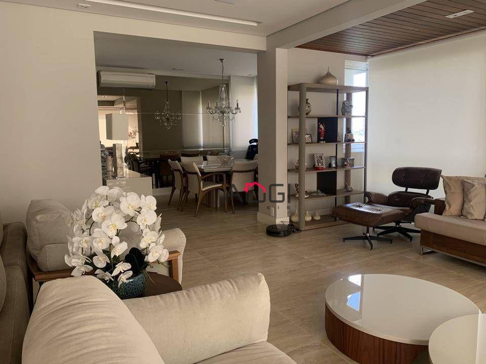 Apartamento à venda com 4 quartos, 205m² - Foto 3