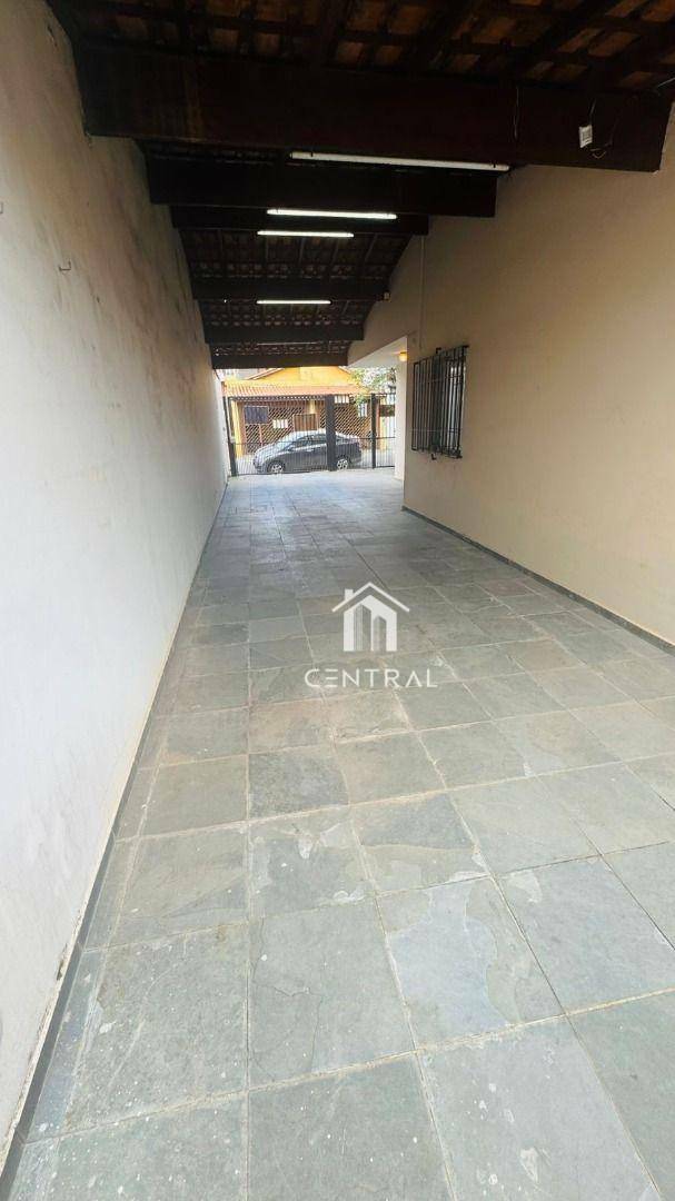 Sobrado à venda com 3 quartos, 300m² - Foto 35