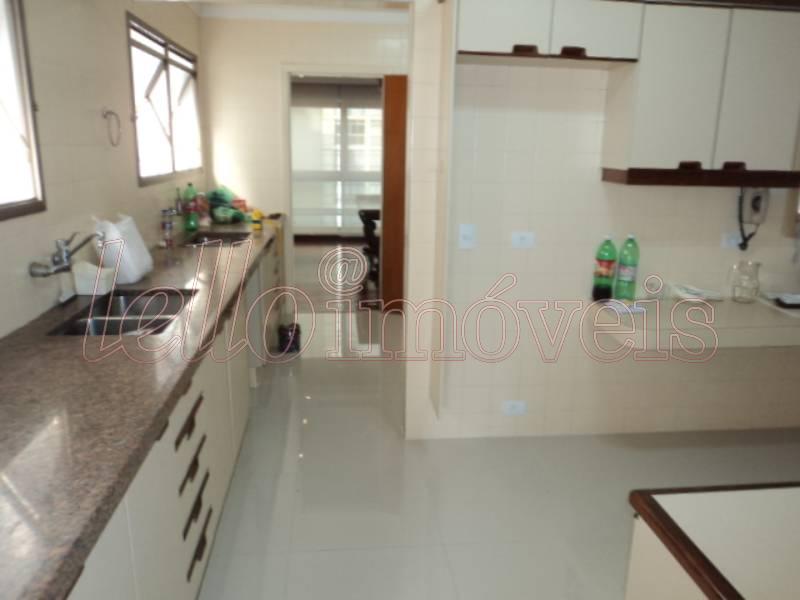 Apartamento para alugar com 4 quartos, 440m² - Foto 23