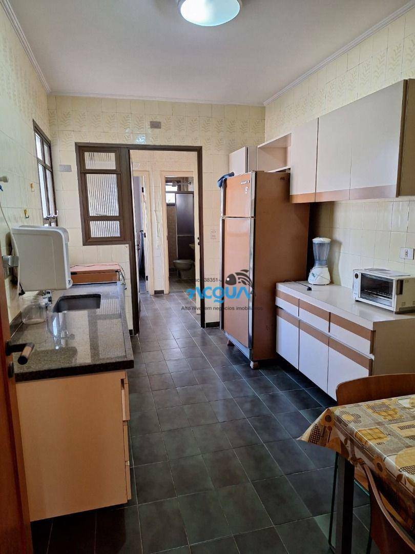 Apartamento à venda com 3 quartos, 150m² - Foto 5