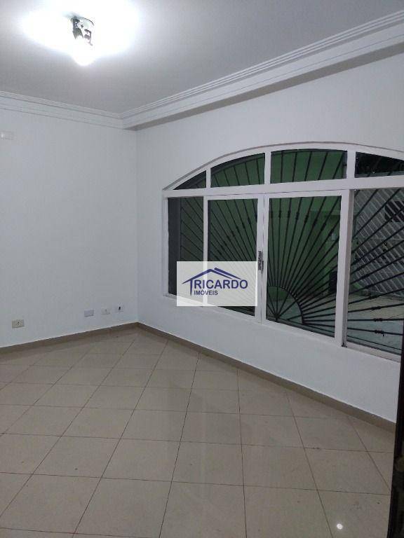 Casa para alugar com 2 quartos, 140m² - Foto 2