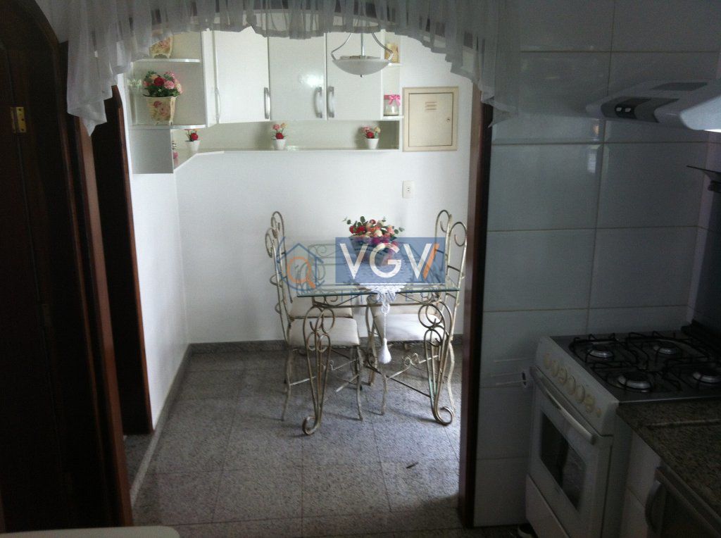 Casa à venda com 3 quartos, 243m² - Foto 11