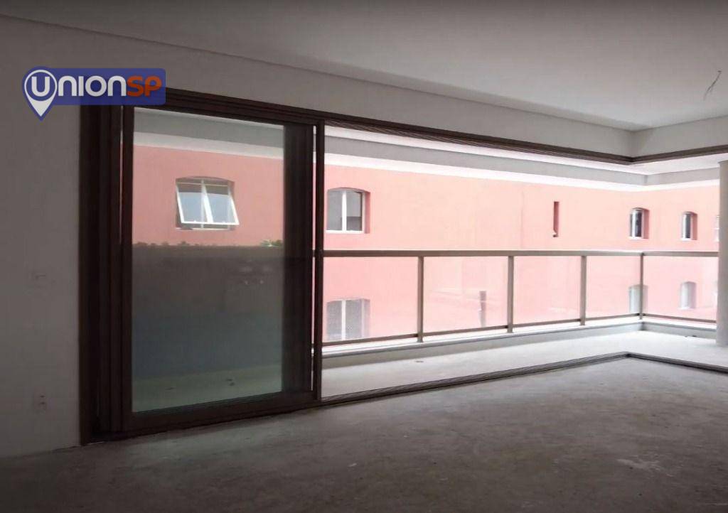 Apartamento à venda com 3 quartos, 157m² - Foto 6