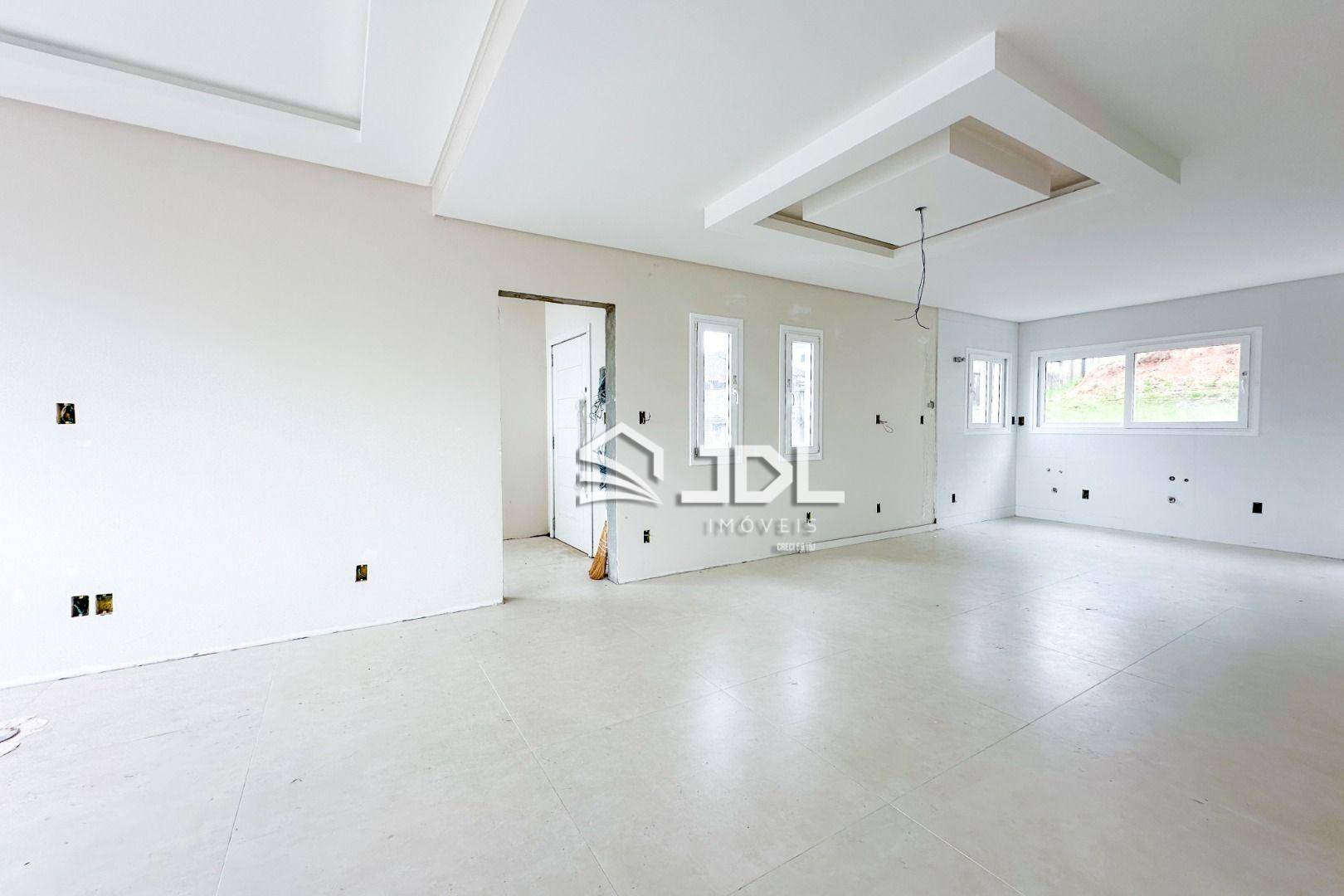 Casa à venda com 3 quartos, 240m² - Foto 1