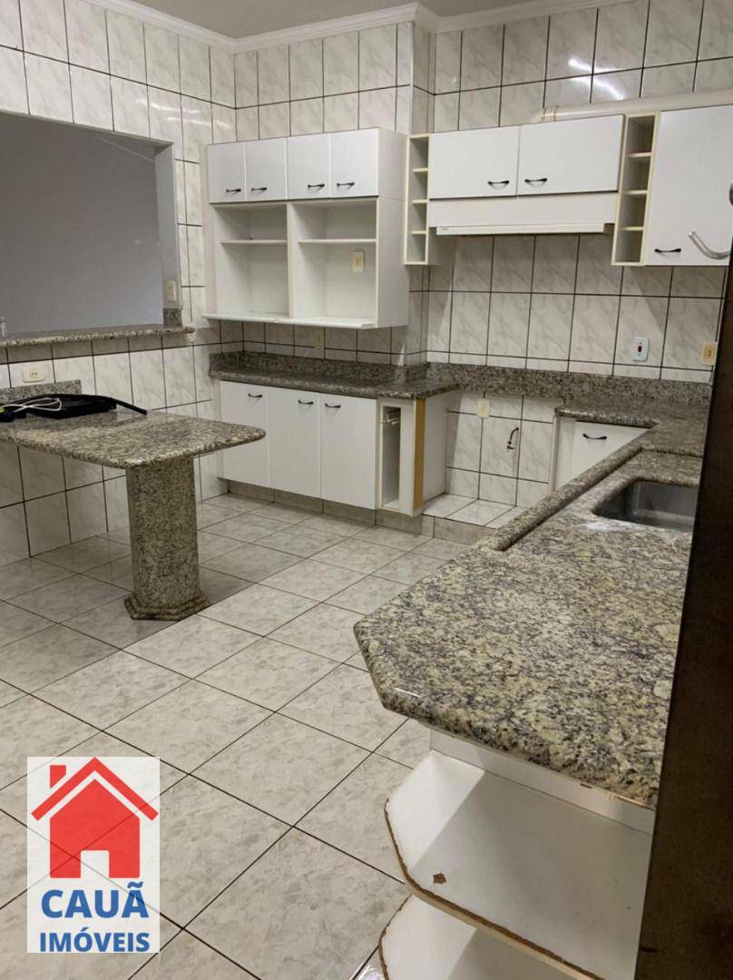 Casa à venda e aluguel com 3 quartos, 240m² - Foto 11