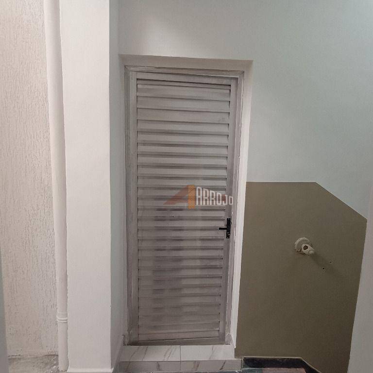Apartamento para alugar com 2 quartos, 50m² - Foto 4