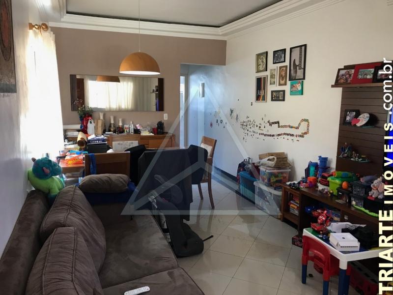 Sobrado à venda com 3 quartos, 204m² - Foto 1