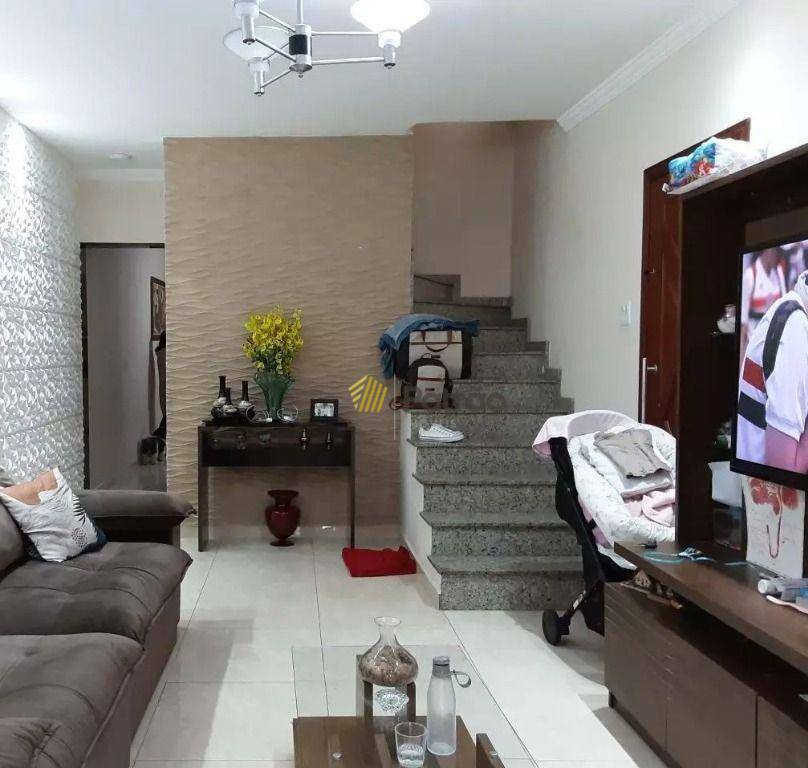 Sobrado à venda com 3 quartos, 240m² - Foto 2