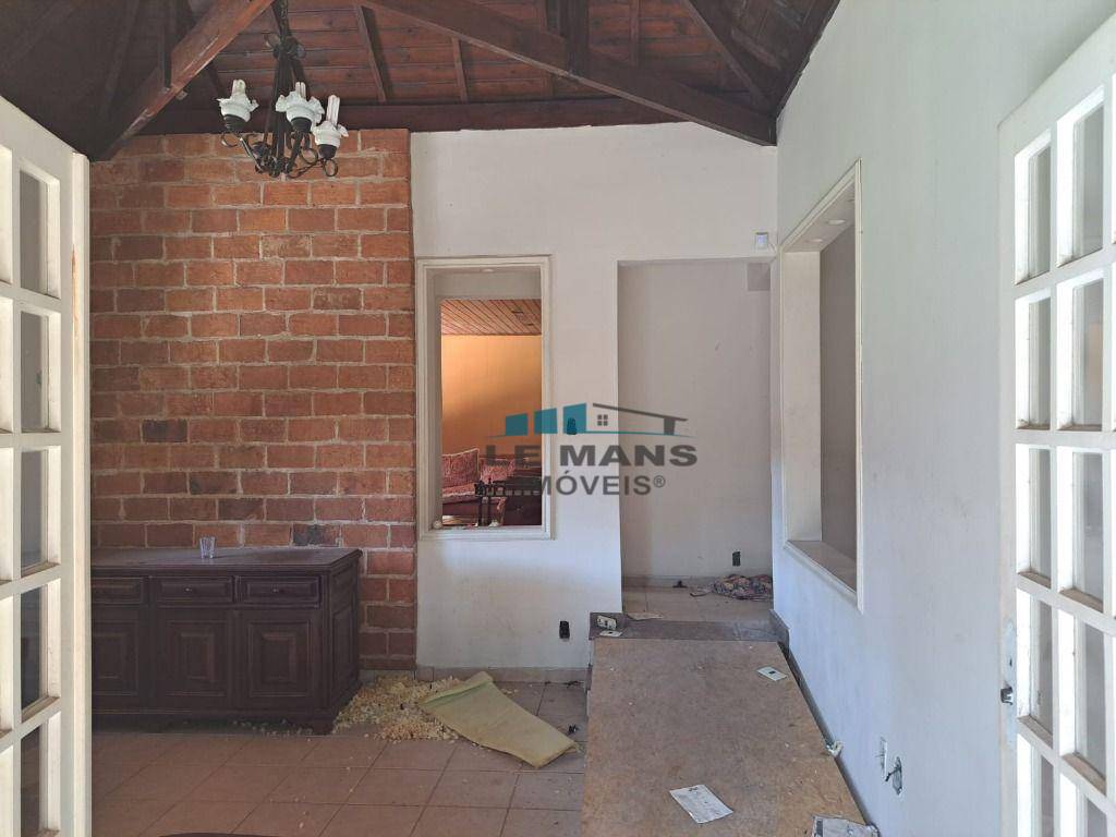 Casa para alugar com 3 quartos, 157m² - Foto 14