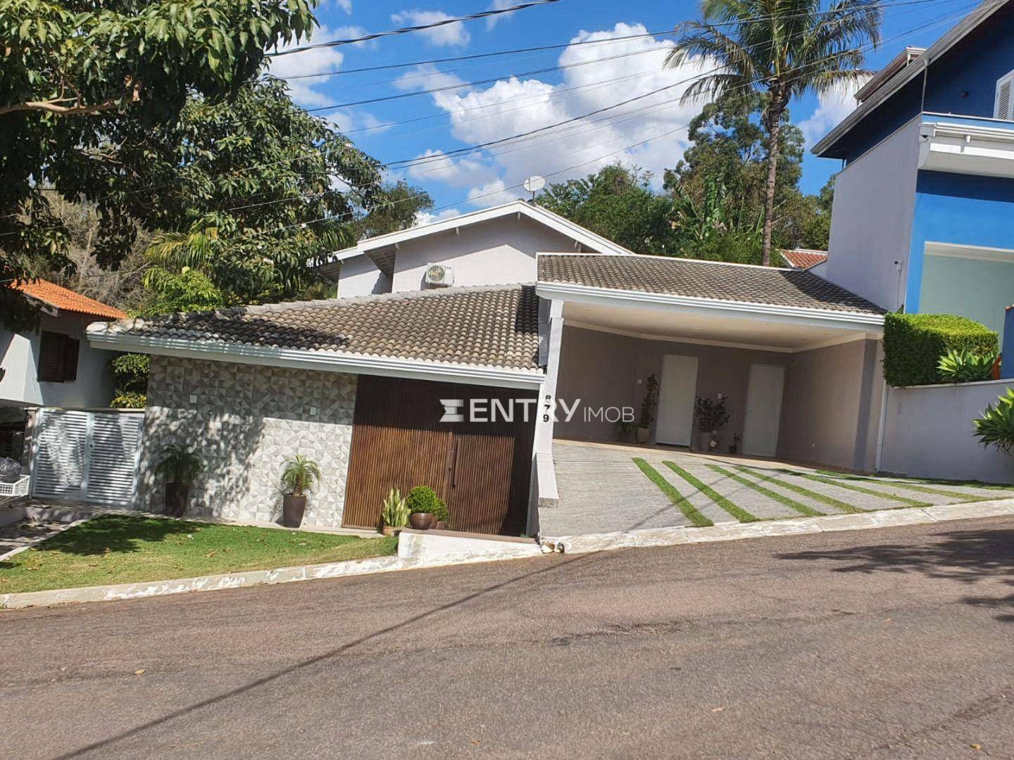 Casa de Condomínio à venda e aluguel com 3 quartos, 306m² - Foto 1