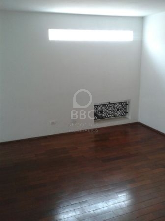 Casa para alugar com 2 quartos, 80m² - Foto 15