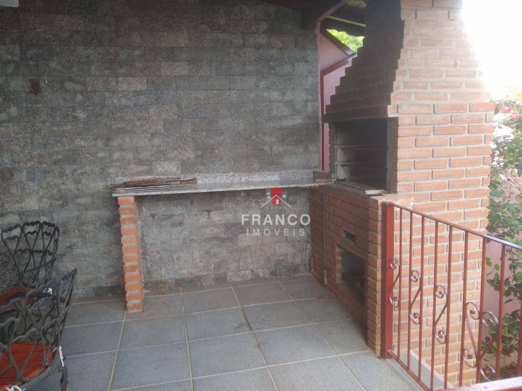 Casa para alugar com 3 quartos, 220m² - Foto 9