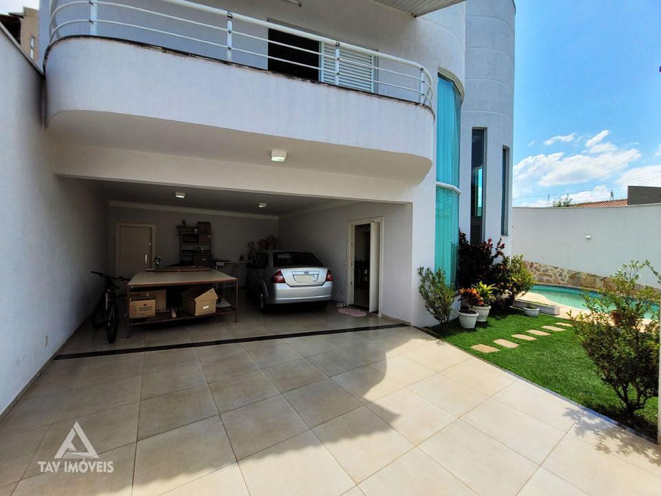 Casa à venda com 3 quartos, 264m² - Foto 2