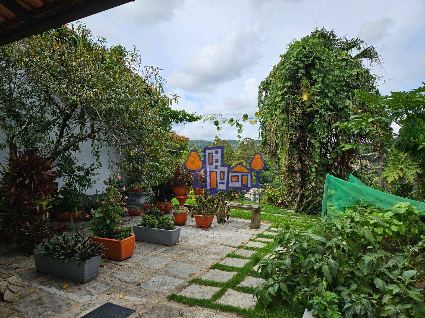 Casa à venda com 4 quartos, 300m² - Foto 58