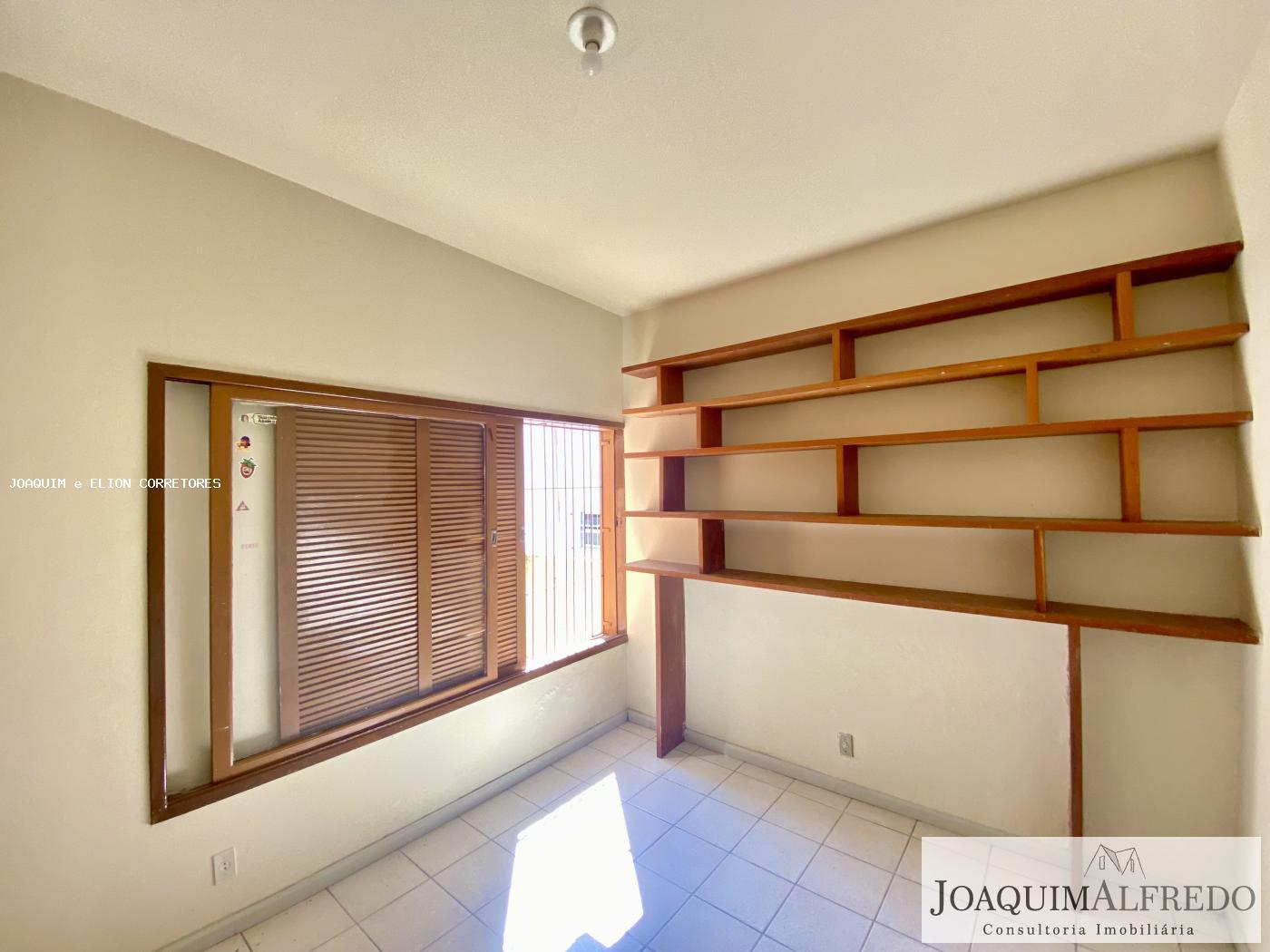 Casa à venda com 4 quartos, 185m² - Foto 14