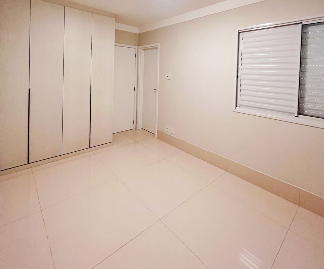 Apartamento à venda com 3 quartos, 154m² - Foto 4